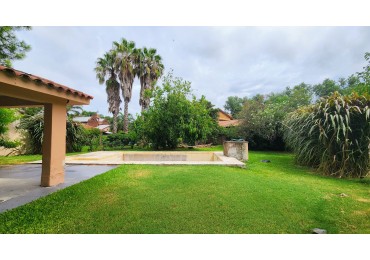 GRAL. LOPEZ Y RAMIREZ . Barrio LOS TRONCOS - Funes